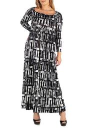 Plus Size Black and White 3/4 Sleeve Maxi Dress