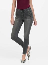 Curvy Mid-Rise Skinny Zip Pocket Jean
