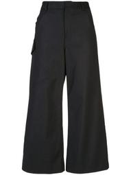 utility pocket cropped trousers