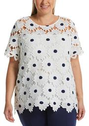 Plus Size Daisy Lace Short Sleeve Top