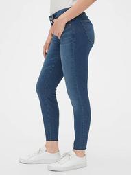 Mid Rise Curvy True Skinny Ankle Jeans with Raw Hem