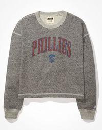 Tailgate Women's Phillies Raw Hem Cropped Sweatshirt