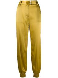 engraved-button tapered trousers