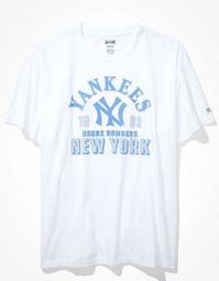 American Eagle Tailgate Women's NY Yankees Oversized Graphic T-Shirt