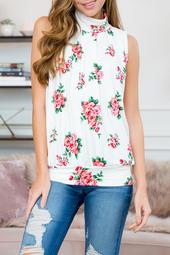 Floral-Print-Mock-Neck-Sleeveless-Pleated-Top