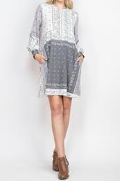 Long-Sleev- Paisley-Print-Dress-Wit- Inseam-Pocket