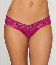 Signature Lace Petite Low Rise Thong