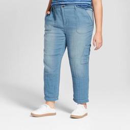Women's Plus Size Cropped Relaxed Denim Pants - Universal Thread™ Light Wash