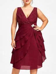 Plus Size Lace Trim Tiered Dress with Brooch