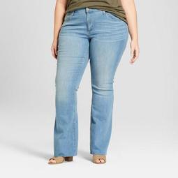 Women's Plus Size Flare Jeans - Universal Thread™ Light Wash
