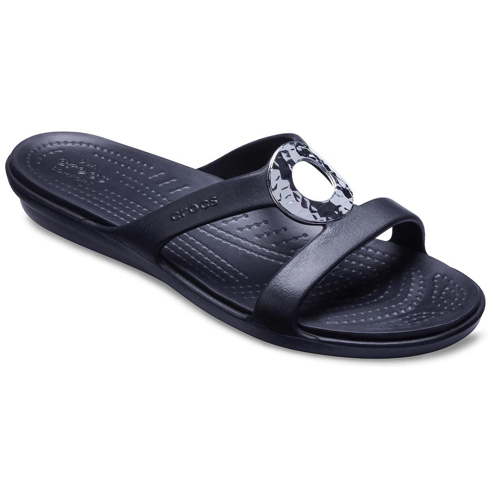 kohls crocs in store