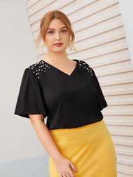 Plus Pearl Detail V-neck Solid Blouse