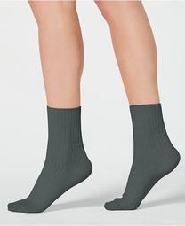 Smooth Lines Ribbed Crew Socks